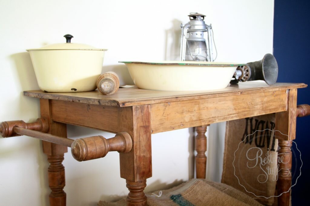 Wash stand