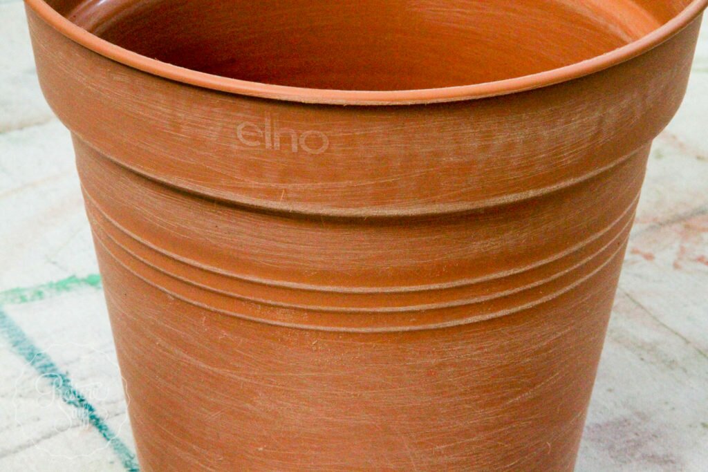 Sanded pot