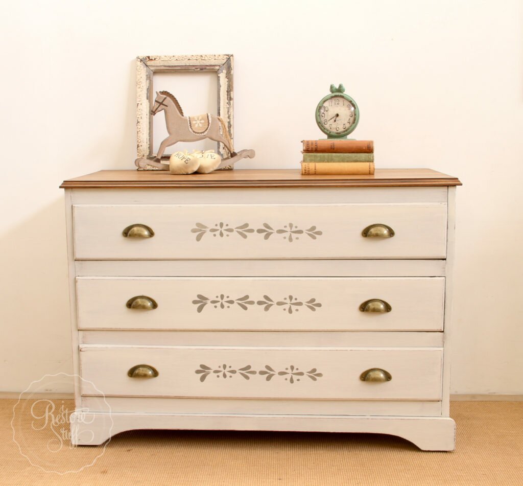 dresser in Farmhouse White